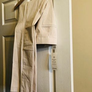 NWT Chico’s ankle/cropped pants.